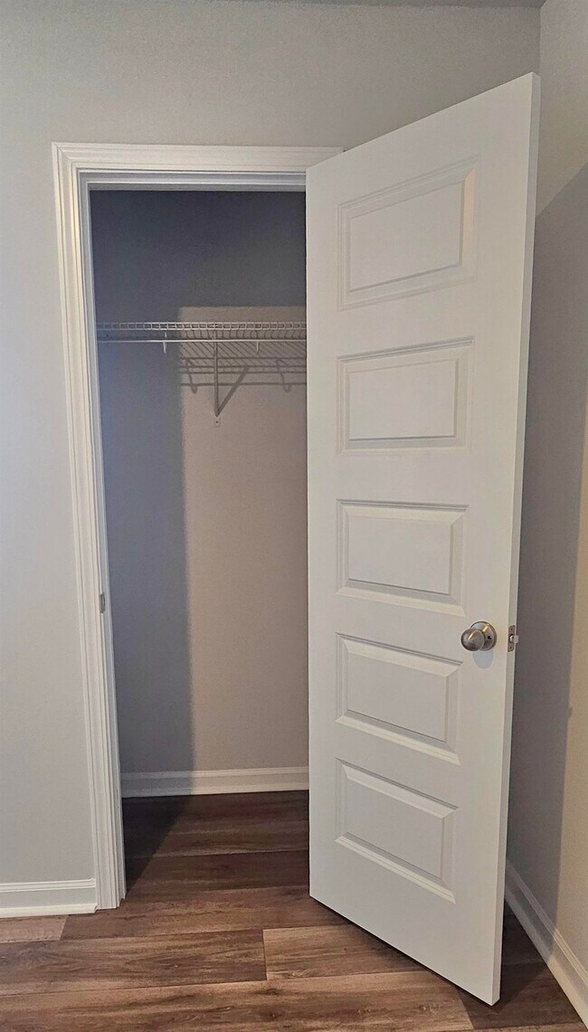 Building Photo - 337 Sweet Vernal St