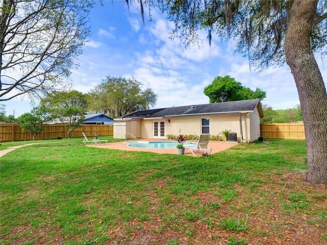 Building Photo - 351 Monarco Ave