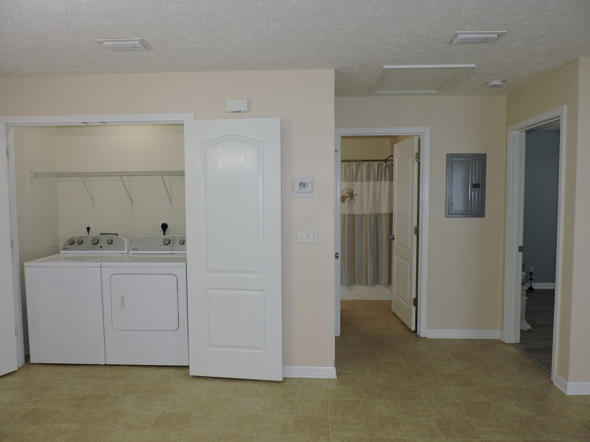 Building Photo - 121 Half Acre Ln
