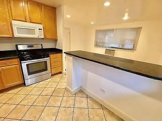 Building Photo - 4416 N Kostner Ave