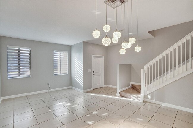 Building Photo - 389 NE 208th Terrace