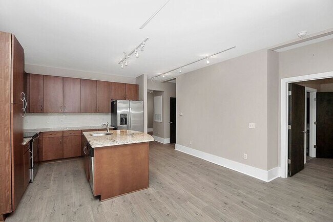 Building Photo - Industrial Corner 2BD/2BA Condo at Steelhaus in Plaza Midwood!