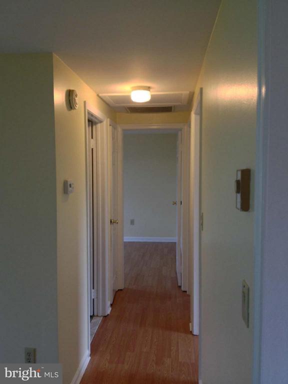 Building Photo - 106 Green Park Ct