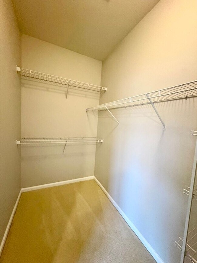 Building Photo - 3542 Spring Street S