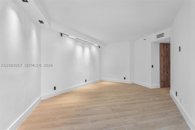 Building Photo - 3610 Yacht Club Dr