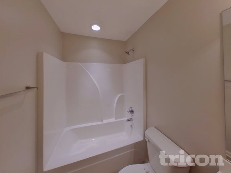 Building Photo - 916 Coolidge Ct