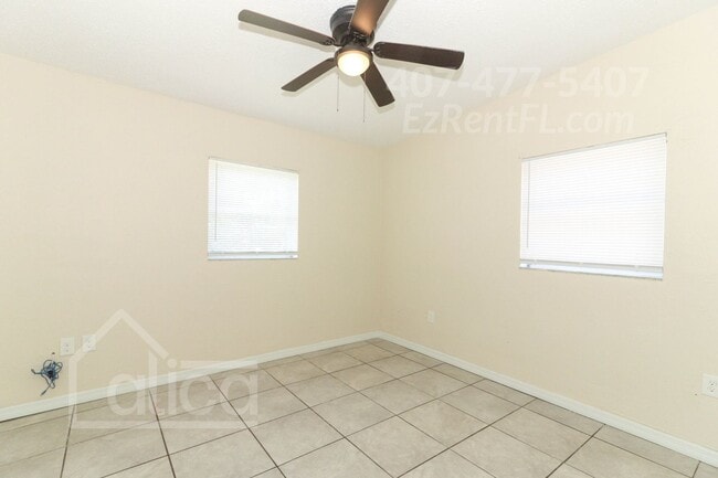Building Photo - 4 Bed 1 Bath with Carport - Completely Rem...