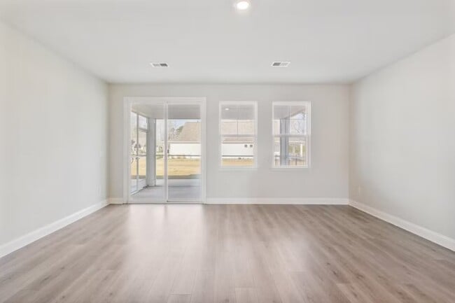 Building Photo - 2053 Ainsley Dr