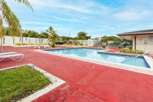 Building Photo - 16985 SW 113th Ct