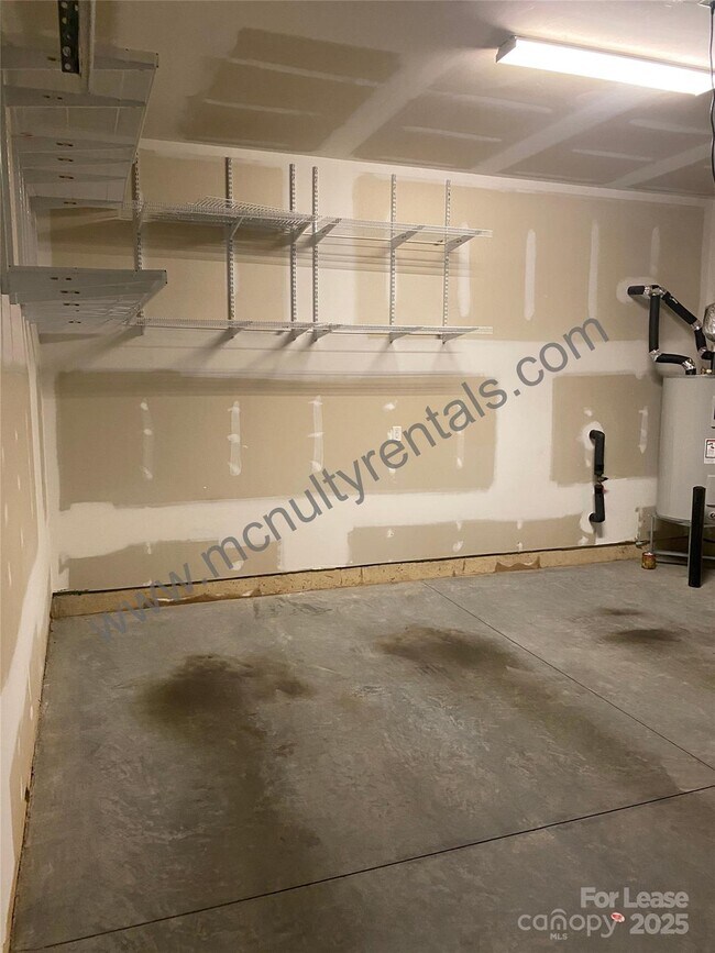 Building Photo - 4221 Courtly Ln