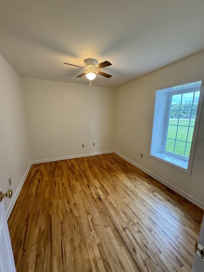 Building Photo - 31 Sumner Ln