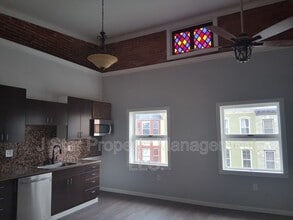 Building Photo - 112 S 6th St