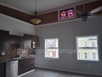 Building Photo - 112 S 6th St