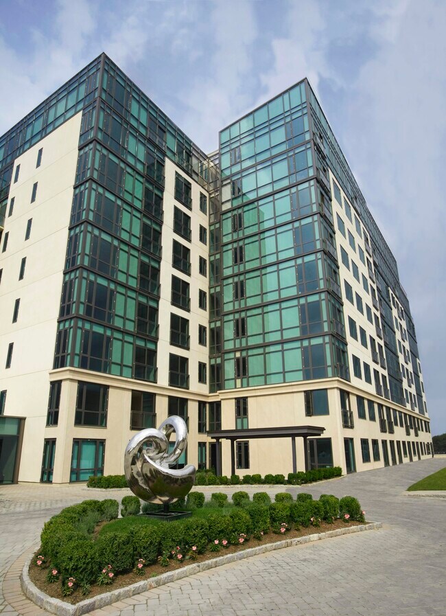 MONARCH AT RIDGE HILL 701 Ridge Hill Boulevard Yonkers NY 10710