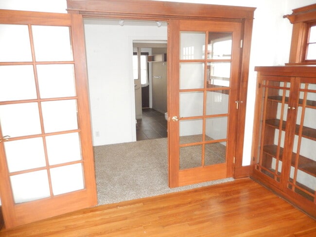 Building Photo - Centrally Located 2 Bed, 2 Bath House in N...