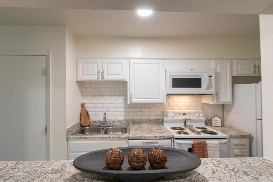 Building Photo - 6251 Melody Ln