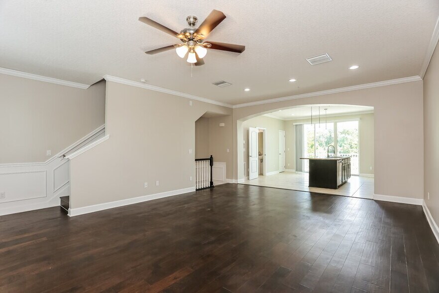 Building Photo - 4475 Ellipse Dr