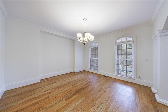 Building Photo - 125 River N Cir