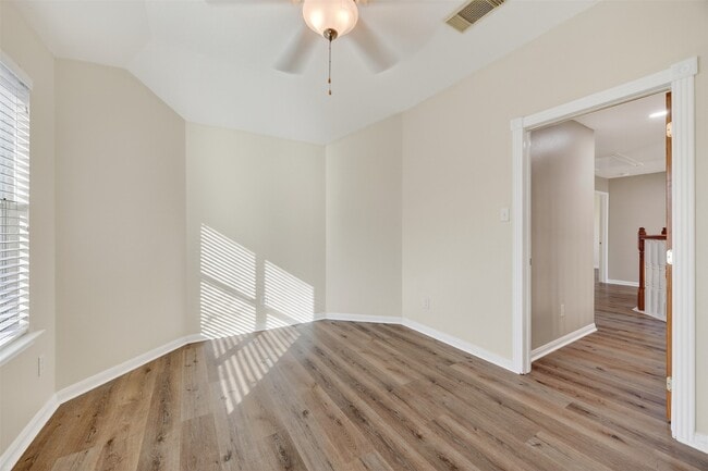 Building Photo - 5603 Lowellberg Ln