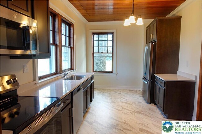 Building Photo - 5101 William Penn Hwy