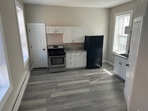 Building Photo - Central Ave