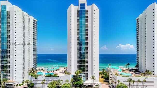 Primary Photo - 16445 Collins Ave