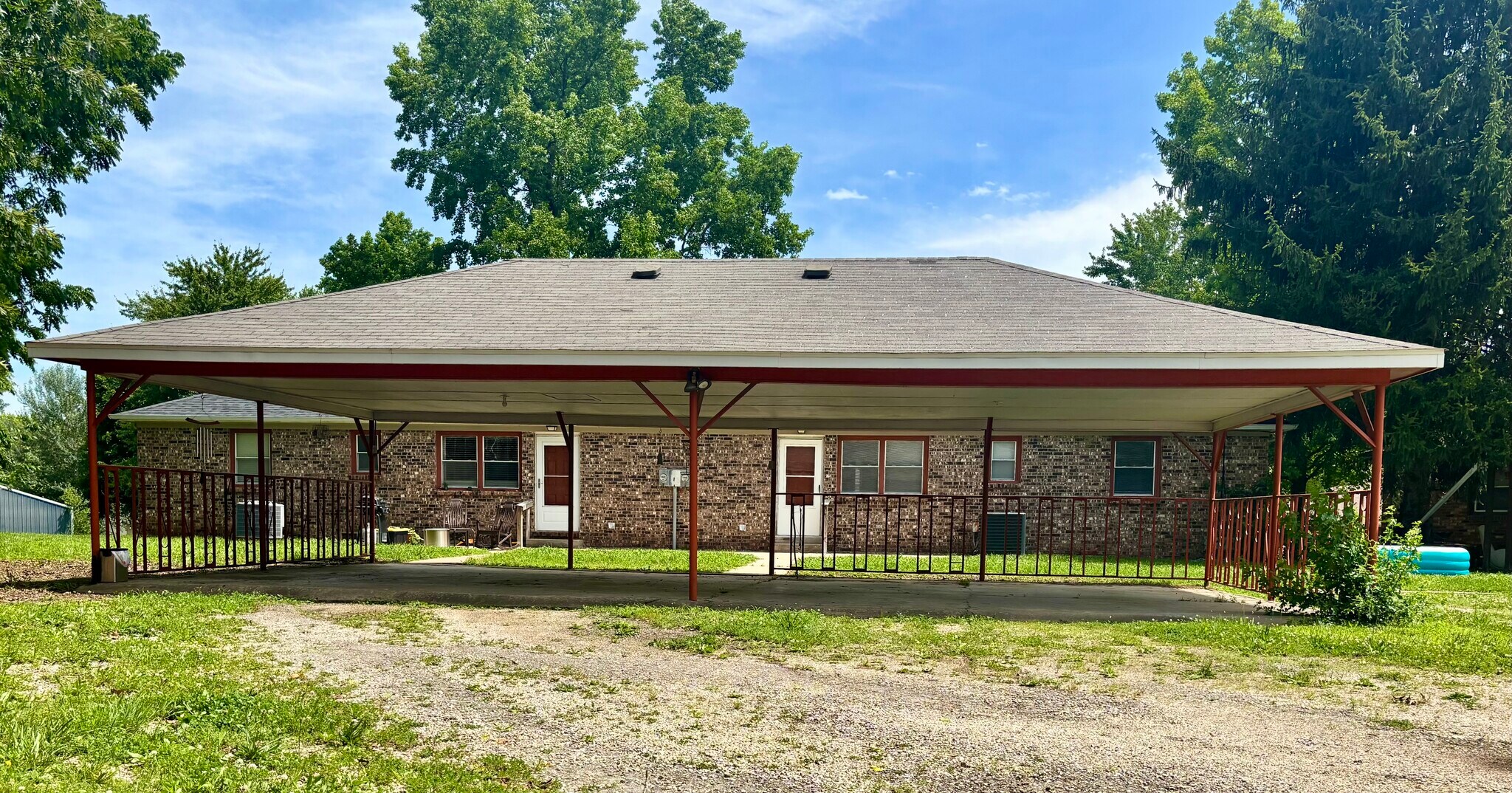 Building Photo - 900 E Kirkwood Dr