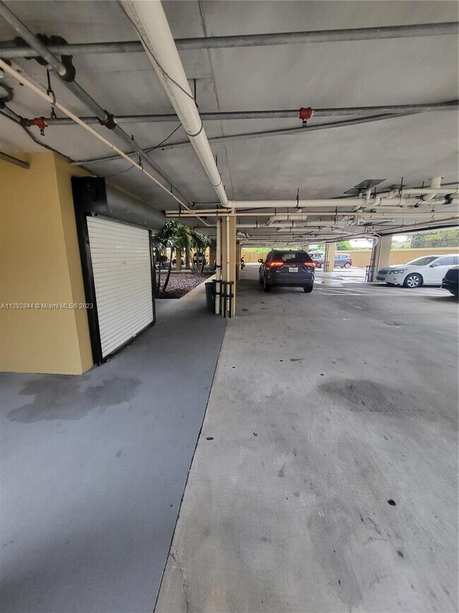Building Photo - 2647 NW 25th Ave