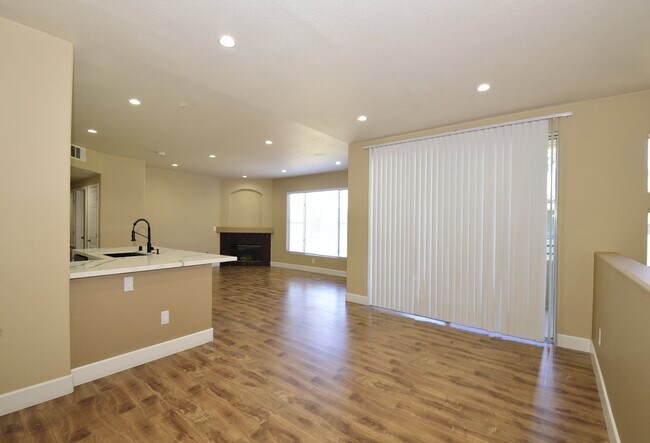 Building Photo - 1Attached Car Garage | 2Bed | 2Bath