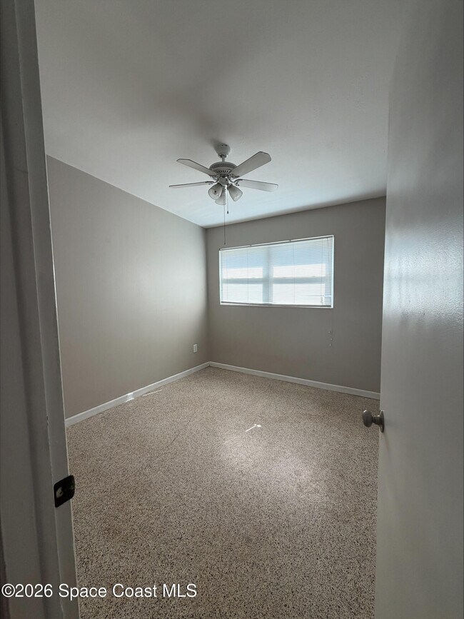 Building Photo - 583 Gardenia Cir