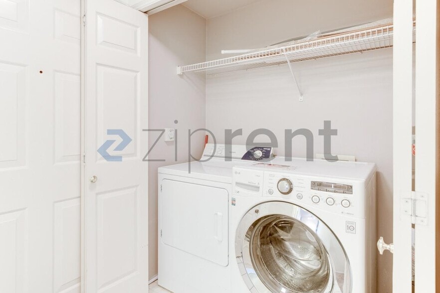 Building Photo - 1674 118th Ave SE