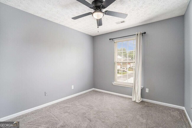 Building Photo - 74 Slate Dr