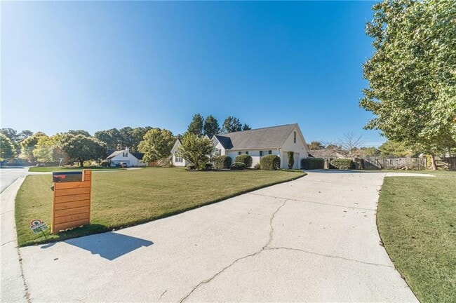 Building Photo - 231 Windermere Dr