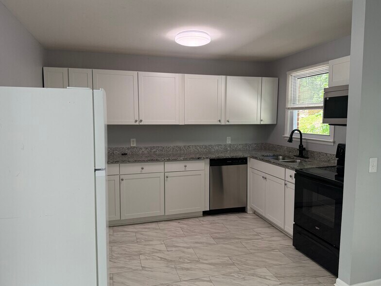 Building Photo - 317 Melvin Jones Dr