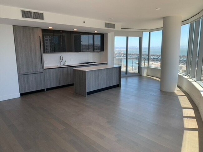 Building Photo - Epic REA- @Lumina 21st FLOOR- ! View /Spac...
