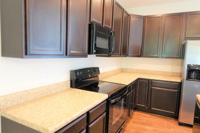 Building Photo - 153 Bur Oak Dr