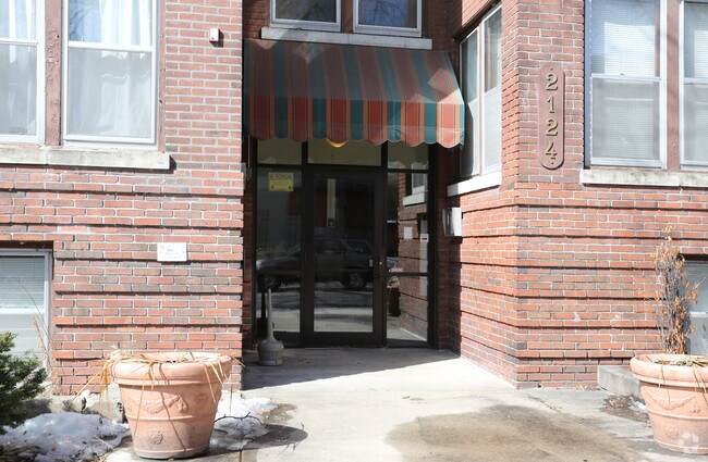 Building Photo - 2124 Garfield Avenue South