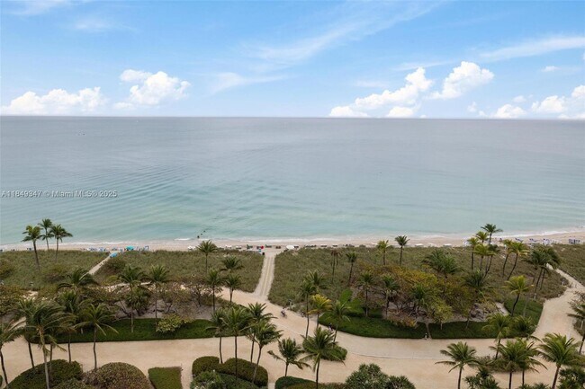 Primary Photo - 10175 Collins Ave