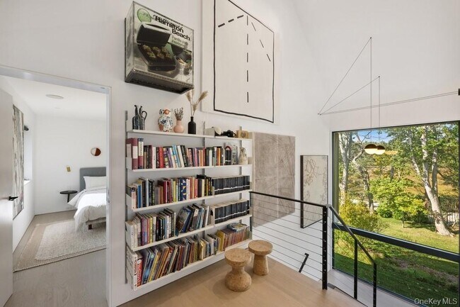 Building Photo - 1080 Springs Fireplace Rd