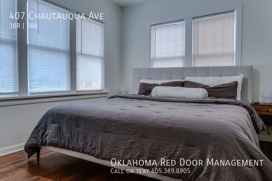 Building Photo - 407 Chautauqua Ave