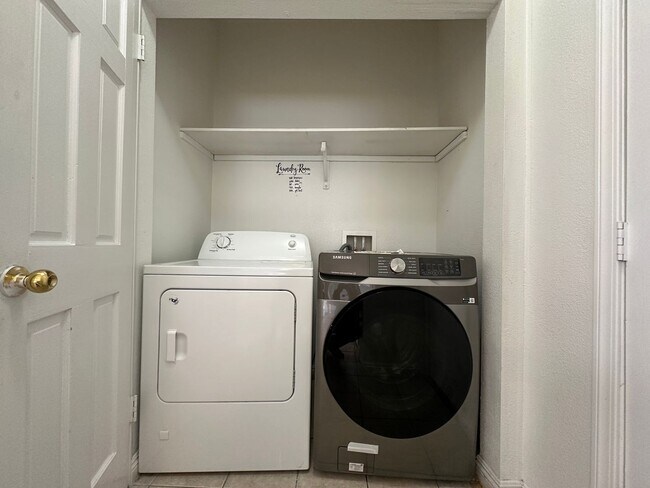 Building Photo - ARBOR GATE 2 AMD