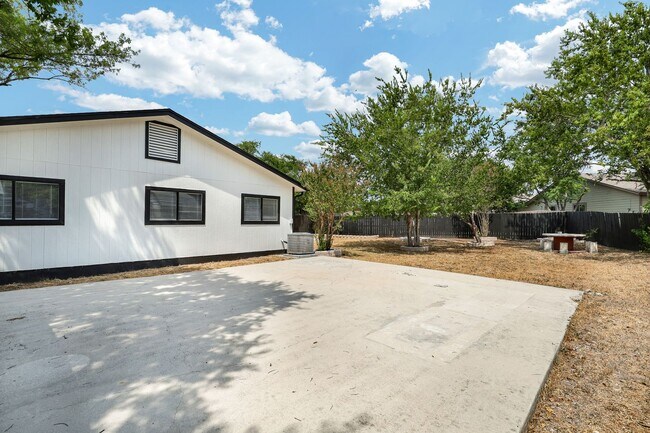 Building Photo - ***APPLICATION CURRENTLY UNDER REVIEW***Co...