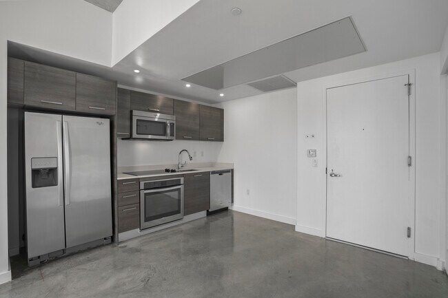 Building Photo - 151 SE 1st St