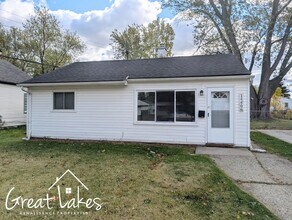 Building Photo - Charming 2 Bedroom 1 Bathroom now availabl...