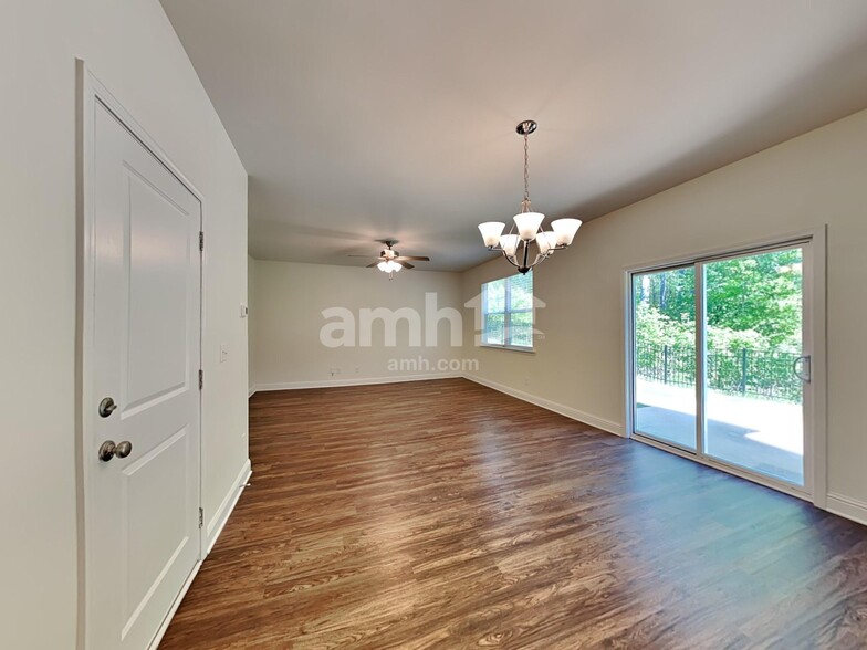 Building Photo - 510 Cash Cir
