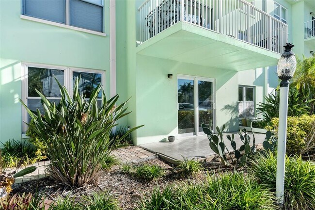 Building Photo - 464 N Paula Dr