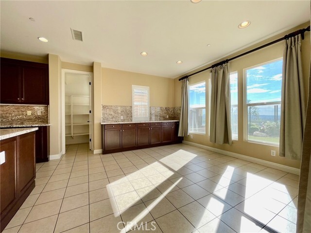 Building Photo - 2652 E Temblor Ranch Dr