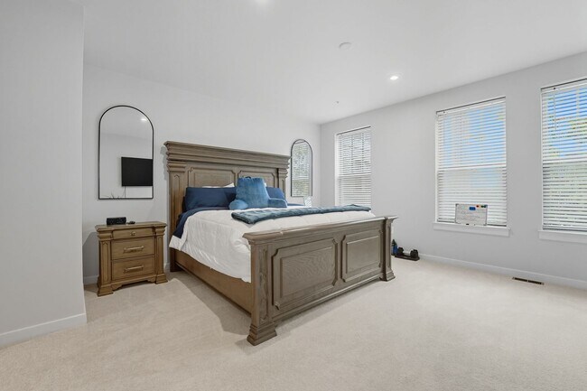 Building Photo - 707 Thomas Ln