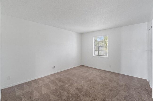 Building Photo - 165 Pompano Dr SE