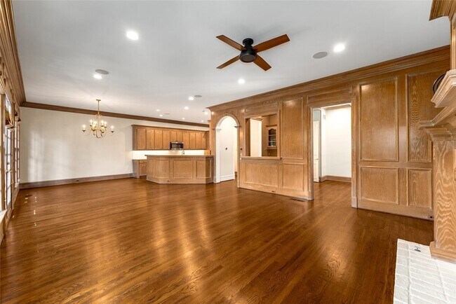 Building Photo - 3901 Hanover St